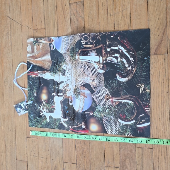 Set of 3 Holiday Gift Bags Snowman Gift Bags Christmas Gift Bags Gift Wrap - Picture 7 of 8